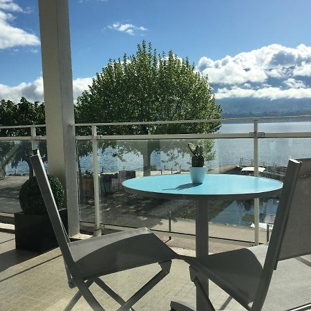 Pieds Dans L'Eau Au Lac Du Bourget Le Bourget-du-Lac Exterior foto