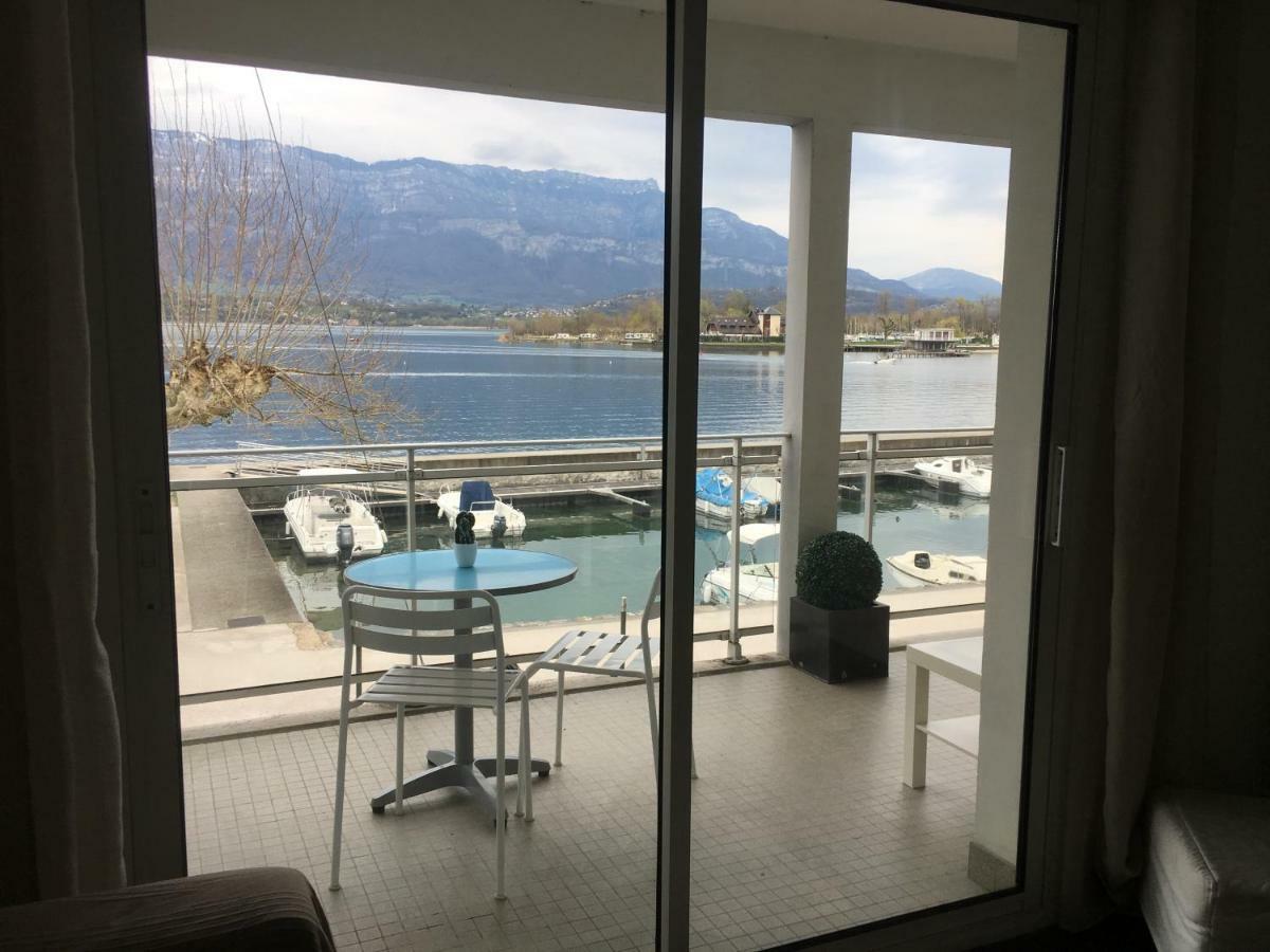 Pieds Dans L'Eau Au Lac Du Bourget Le Bourget-du-Lac Exterior foto